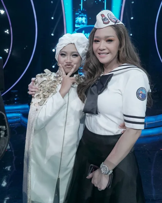 Bunda Maia juga sama halnya begitu bangga dengan kualitas Ayu. Ayu ingin tetap semangat dan terus eksplore kemampuan.