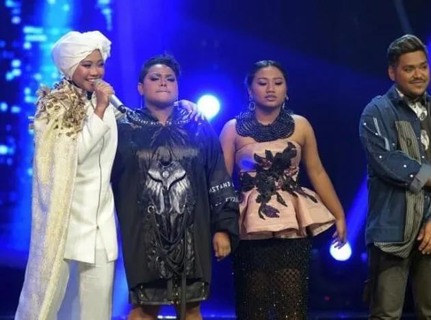 Meskipun Ayu tereliminasi, ia tetap memberikan semangatnya untuk finalis untuk terus berjuang.