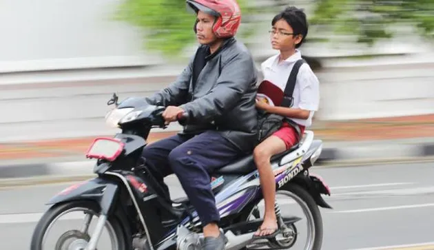 PERATURAN ANEH SEPAK BOLA ANAK GENERASI 90-AN, BIKIN NGAKAK