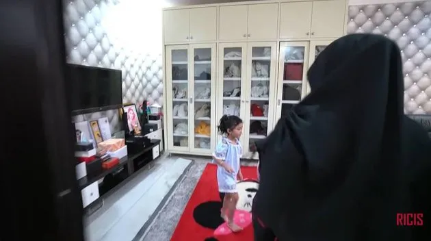 kamar ayu ting ting, perbandingan kamar ayu ting ting, kamar ayu ting ting dulu