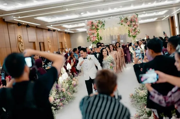 The Love Journey of Boiyen & Rully Anggi, Married for Two Months Now at ...
