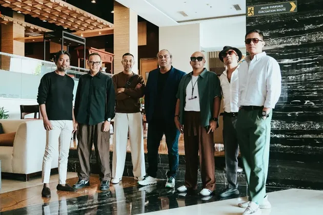 Retrospektif Element Band