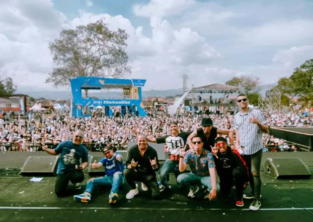 Retrospektif Element Band