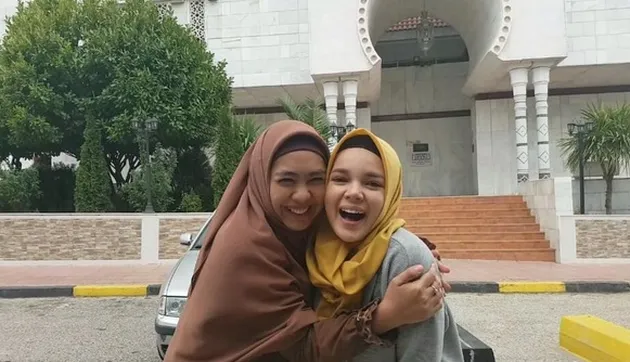 Oki Setiana Dewi