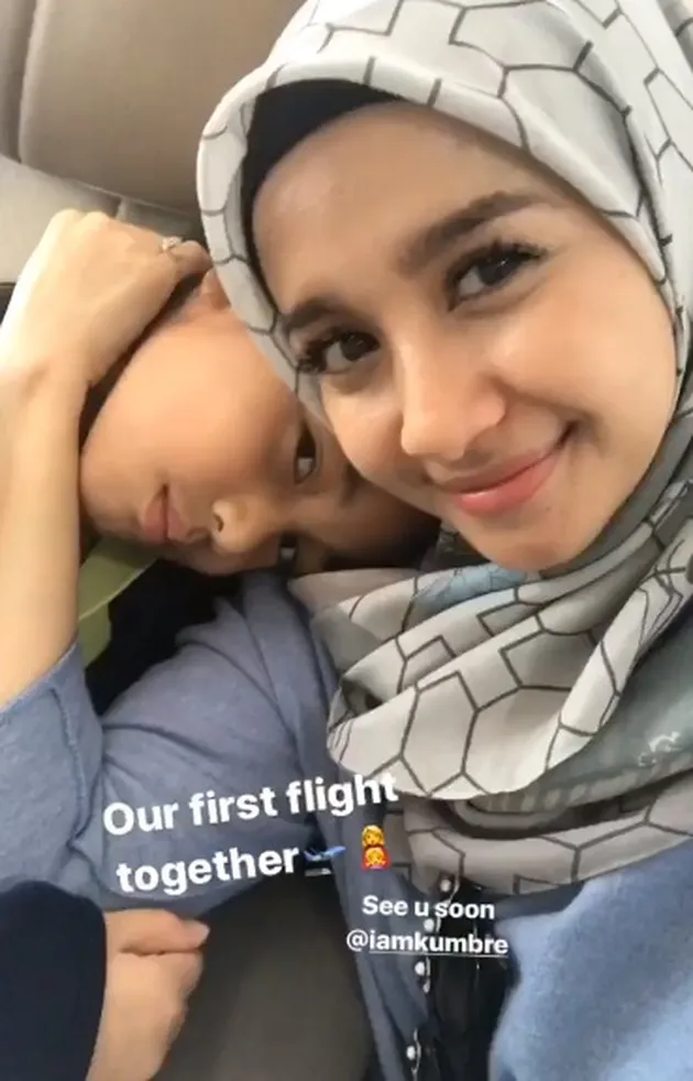 PERJALANAN PERDANA LAUDYA CYNTHIA BELLA BERDUA ALEESYA 