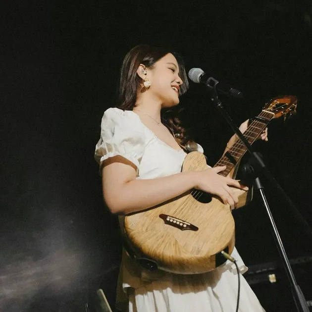 Aruma main gitar