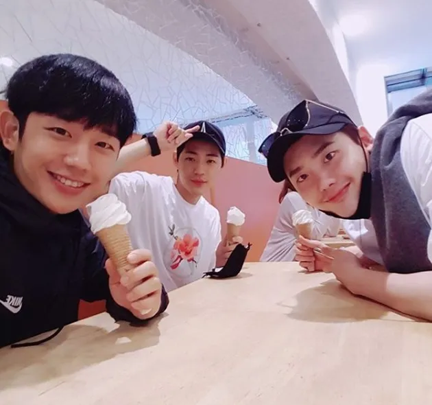 Lee jong suk jung hae in shin jae ha