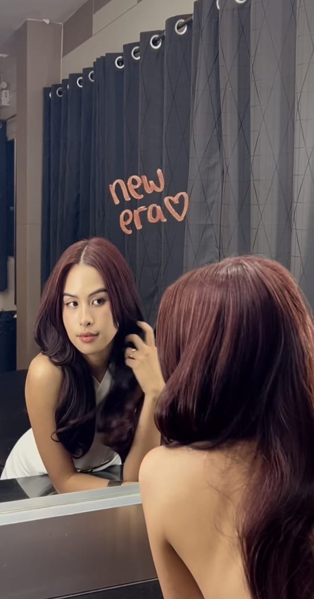 For the First Time in Her Life, 8 Latest Photos of Maudy Ayunda with Red Hair