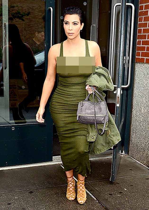 Fashion Kim Kardashian Saat Hamil