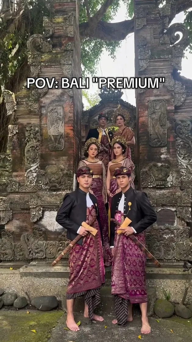 Pesona Antonio Blanco Jr Pakai Baju Adat Bali