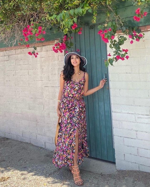 The Beauty of Diah Permatasari Never Fades, Latest Photos of Diah Permatasari in Los Angeles - Enjoy a Relaxing Vacation Always Wearing a Dress