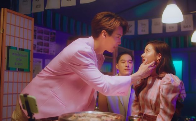 Charm of F4 Thailand in Dutch Mill Advertisement, Romantic with Female Model Makes Fans Swoon