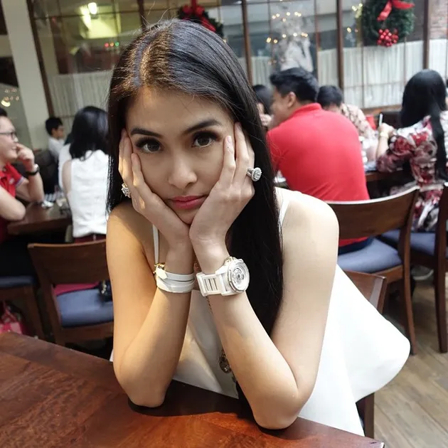 Sandra Dewi