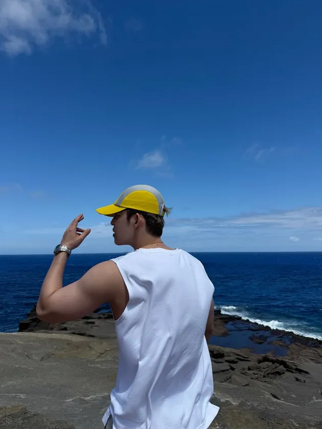 S.Coups SEVENTEEN di Pantai