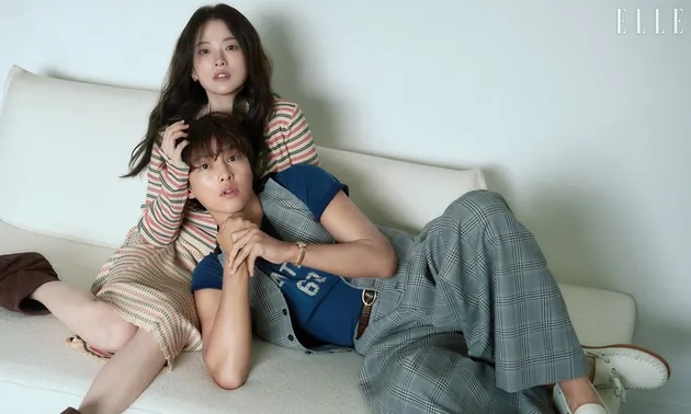 Song Joong Ki dan Chun Woo Hee di Pemotretan Elle Korea