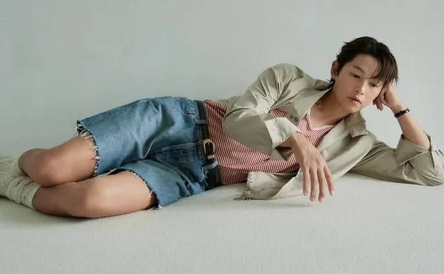 Song Joong Ki dan Chun Woo Hee di Pemotretan Elle Korea