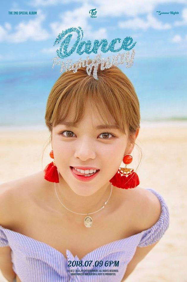 Untuk comeback ini, Jeongyeon kembali hadir dengan rambut pendek berponi yang dicat pirang. dengan background langit dan pantai yang indah, Jeongyeon tampil dengan busana warna biru muda dan sepasang anting merah unik.