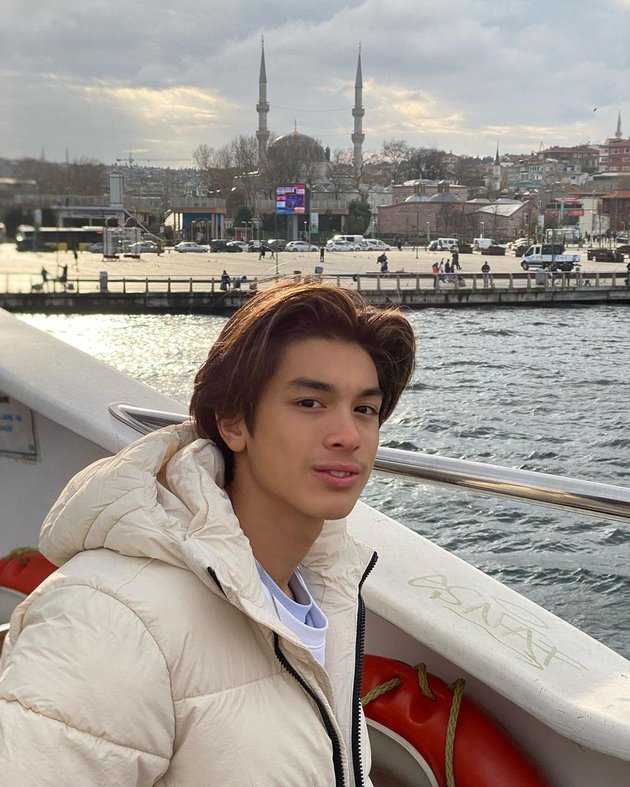 His Charm Makes Netizens Regret Being Born Late, Here are 8 Photos of Eddy Meijer who is Called Too Handsome in his Teenage Years: Can Someone Really Be This Handsome?