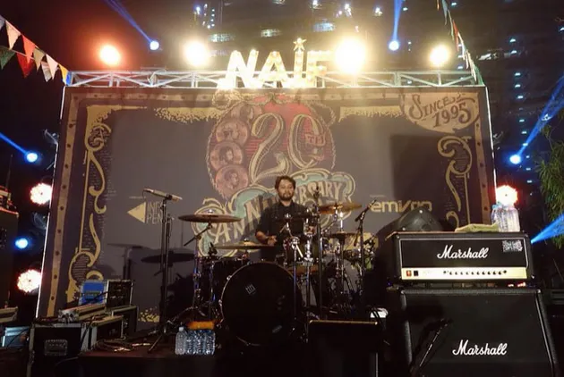 Tak mudah mempertahankan eksistensi di antara ramainya industri musik Indonesia. Namun, band ibu kota, Naif membuktikan jika mereka bisa melakukannya.