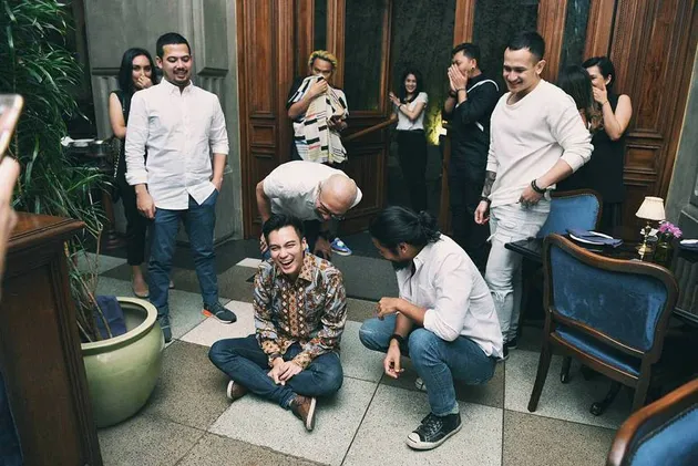 Pesta Ultah Istri Lukman Sardi