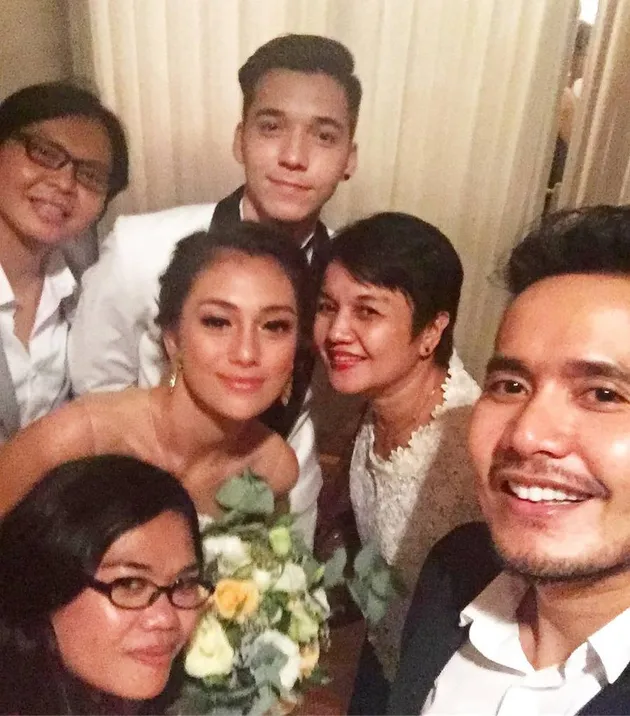 Stefan William Celine Evangelista menikah