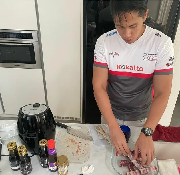 Pevita Pearce Rayakan Ultah Pacar dengan Unggah FotoFoto