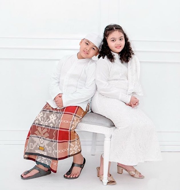 Krisdayanti & Raul Lemos Family Eid Photoshoot, Happy Even Though They Couldn't Gather Completely