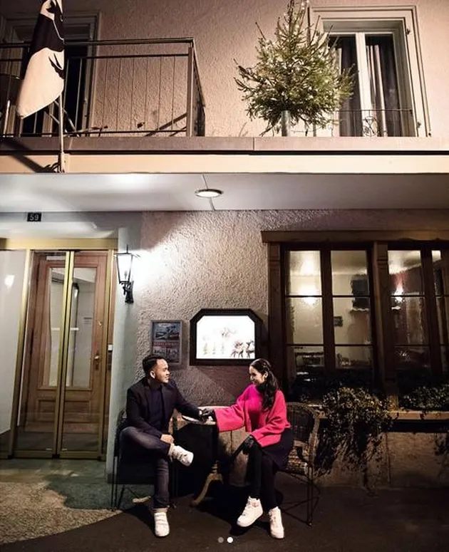 Foto Mesra Momo Geisha &amp; Suami