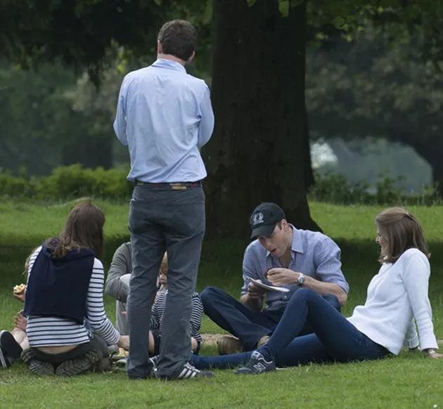 Kate Middleton &amp; 2 Anaknya