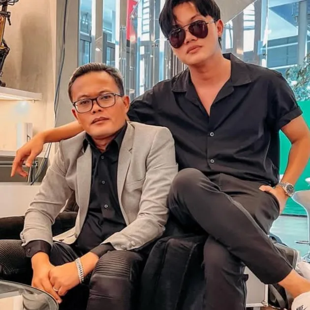 Potret kembar ayah dan anak artis Indonesia yang plek ketiplek