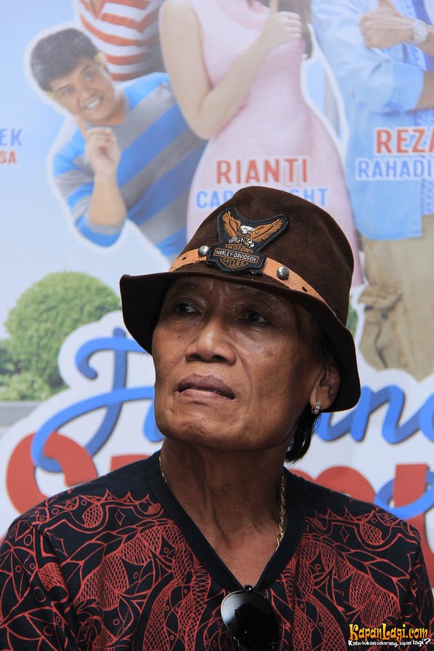 POLISI BEBERKAN BARANG BUKTI KASUS NARKOBA TESSY SRIMULAT - KapanLagi.com