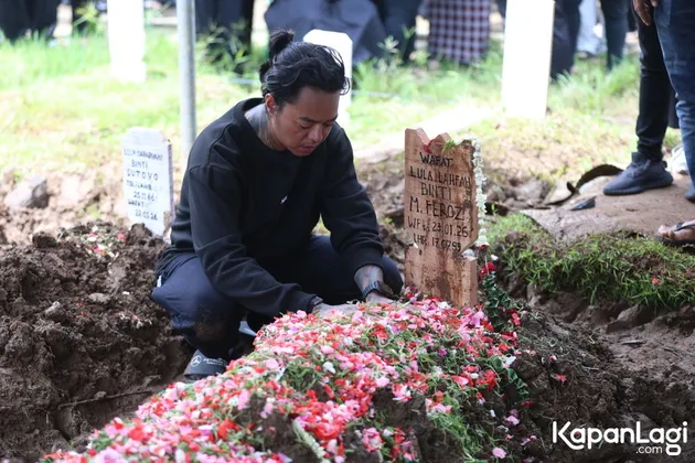 Reza Arap di makam Lula