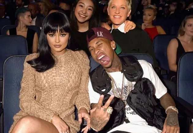 Gadis Ini \&#039;Pose\&#039; Bareng Seleb Top