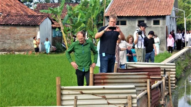 seleb luar negeri, seleb luar negeri jalan-jalan ke indonesia
