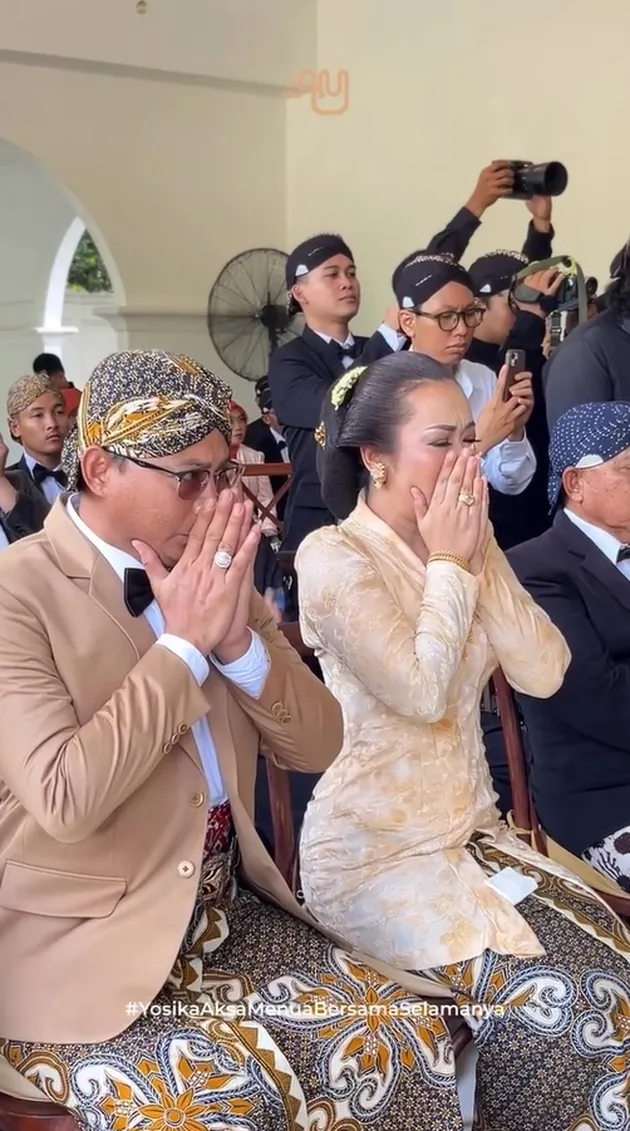 Soimah terharu di akad nikah Aska Uyun
