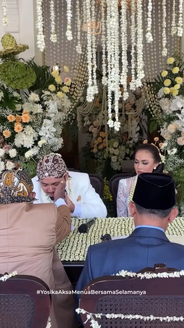 Aska Uyun menikah dengan Yosika