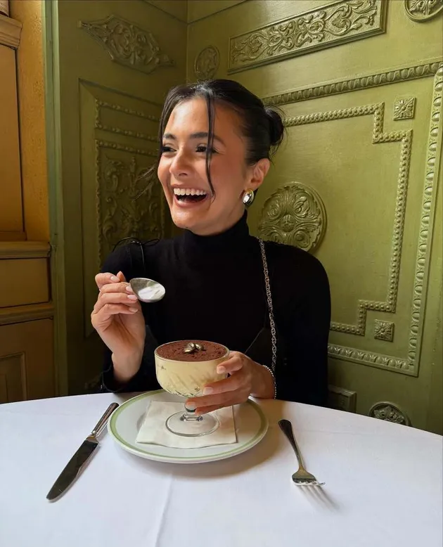 Amanda Rawles kulineran di italia