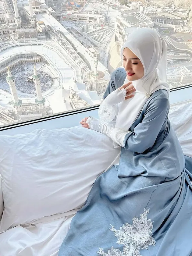 Potret Annisa Aziza Umrah