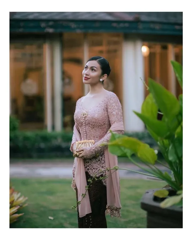 Ariel Tatum di Mangkunegaran