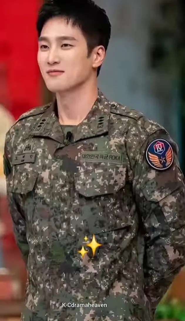 Artis Top Korea saat Pakai Baju Militer, selebriti korea