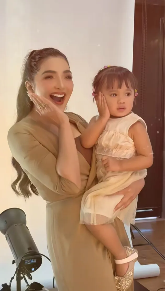 Ashanty dan Azura pose gemas