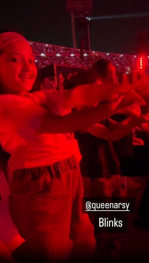 Ashanty and Arsy's Portrait Watching BLACKPINK in Thailand, So Happy to Meet Lisa's Mom