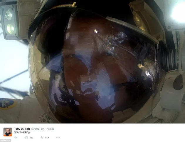 foto-foto astronot di luar angkasa