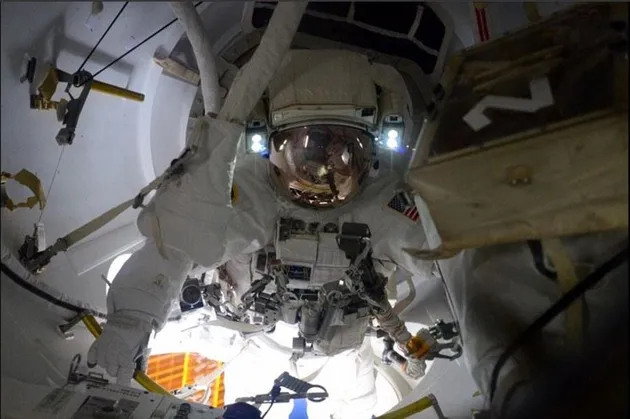 foto-foto astronot di luar angkasa