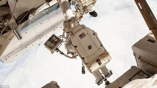 foto-foto astronot di luar angkasa