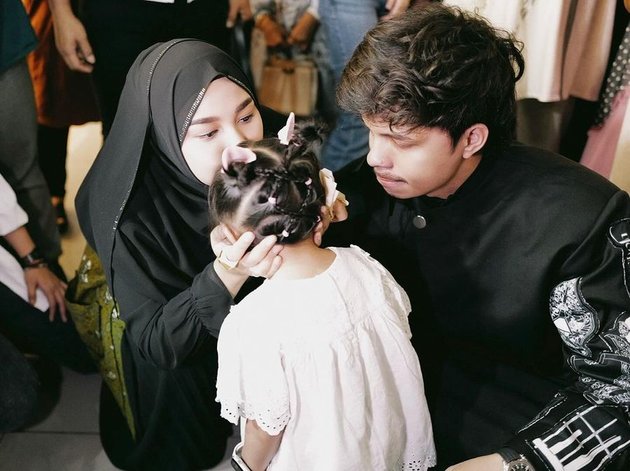Portrait of Aurel Hermansyah and Atta Halilintar's Farewell to Ameena to Kris Dayanti, Willing to Leave Their Children for Hajj