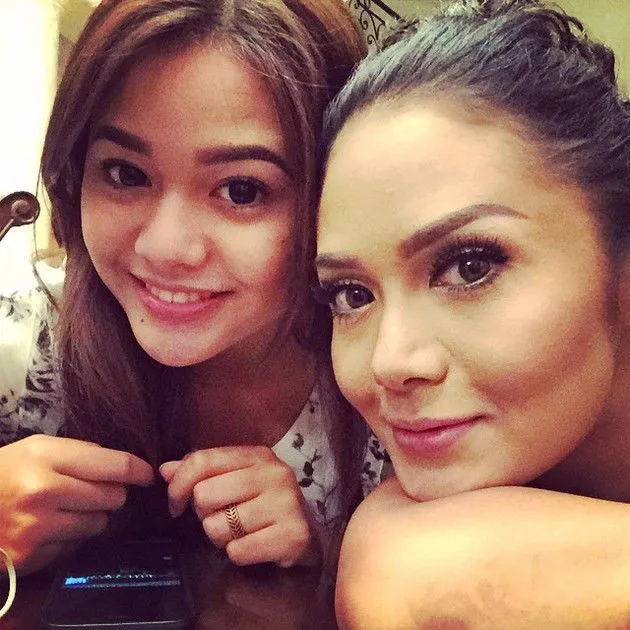 Foto Jadul Krisdayanti, Secantik Aurel