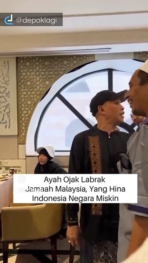 Portrait of Ayah Ojak Arguing with Malaysian Hajj Pilgrims, Refuses to Accept Indonesia Being Called a Poor Country
