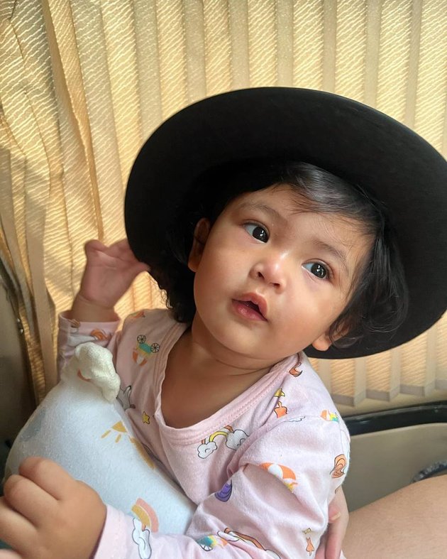 Portrait of Baby Hazel, Tretan Muslim's Only Child who is Now 1 Year Old, Beautiful Baby of Kalimantan-Madura Descent