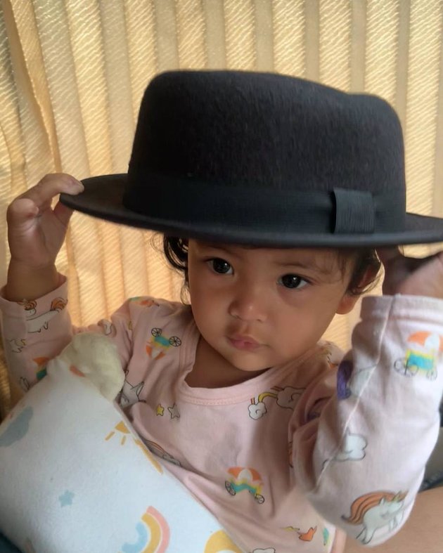 Portrait of Baby Hazel, Tretan Muslim's Only Child who is Now 1 Year Old, Beautiful Baby of Kalimantan-Madura Descent